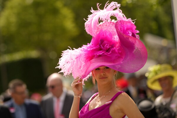 Where to buy a hat for the races cheap